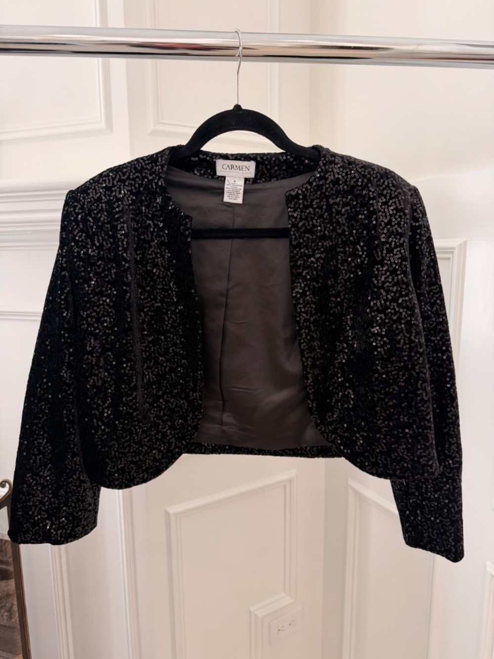 NWT Carmen Marc Valvo Black Sequin Cropped Jacket Size 8